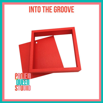 Square Frame Into the Groove Kinusaiga  - Red